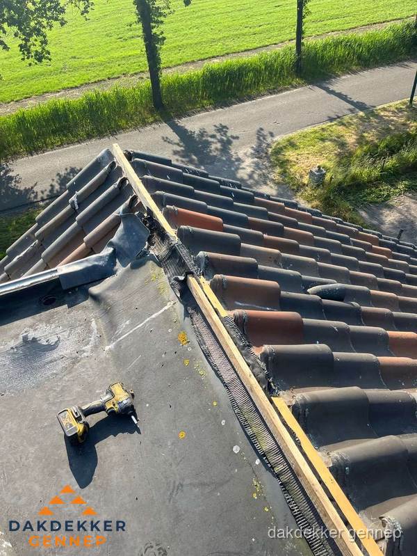 Kosten dakgoot vervangen: werkzaamheden aan dakrand in Gennep Kosten dakgoot vervangen: werkzaamheden aan dakrand in Gennep